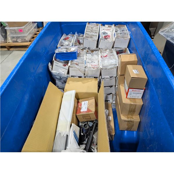 LOT DE PIÈCES DE MOTO EN MÉTAL ASST