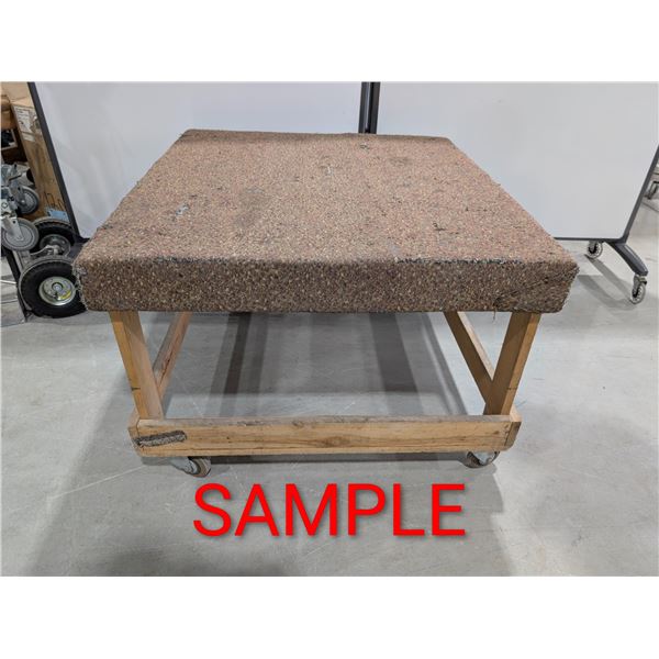 TABLE MOBILE EN BOIS 38"x41"x27"