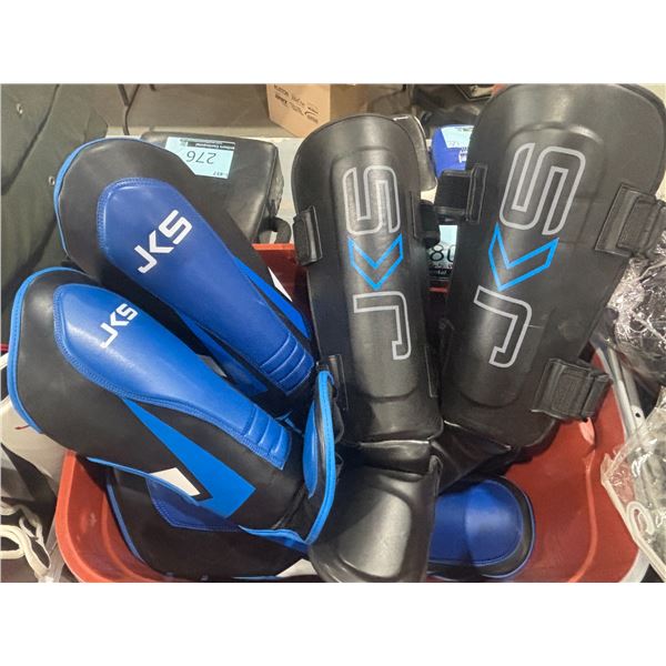 LOT: 5 PAIRES DE PROTÈGE-TIBIAS ASST