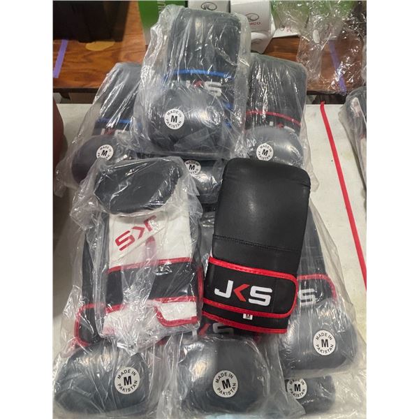 LOT DE 14 PAIRES DE GANTS DE BOXE LOGO JKS gr:MED *NEUF*