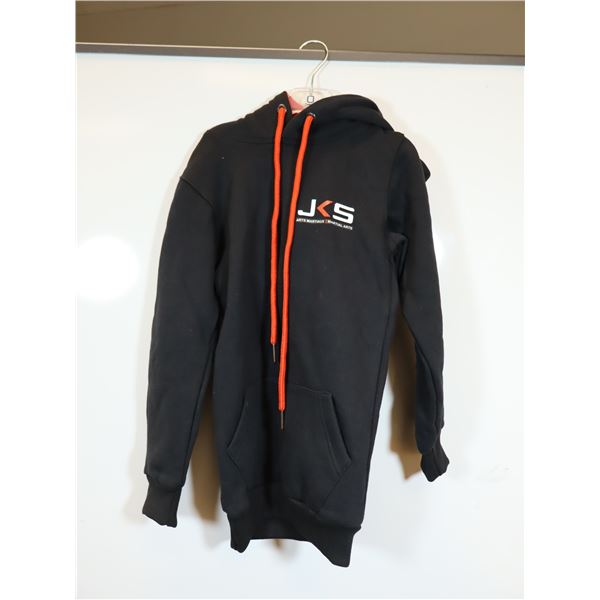 LOT DE 18 CHANDAILS KANGOUROU (HOODIE) DENSE JERSEY POUR ENFANTS LOGO JKS/TEAM MMA NOIR/ROUGE GR YM