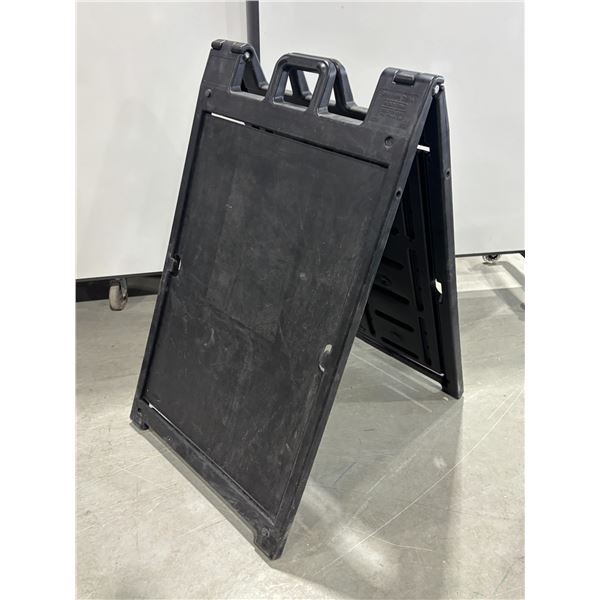 PANNEAU PUBLICITAIRE DBL CÔTÉ (SANDWHICH BOARD) 24"x35"