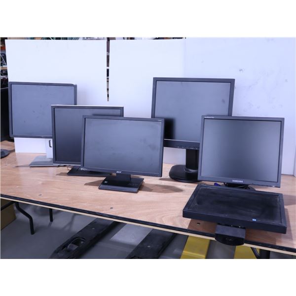 LOT DE 6 MONITEURS 17"/19" ASST