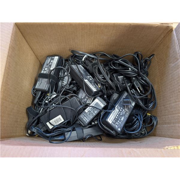 LOT DE 25LBS ADAPTATEURS POUR PORTABLES LENOVO ASST