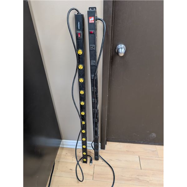 LOT: 2 BARRES D'ALIMENTATION AVEC 12 PRISES