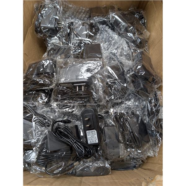 LOT: 20 LBS ADAPTATEURES DC 6V 2A