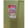 Image 2 : BAC RUBBERMAID 68.1L AVEC ADAPTATEURS AC/DC ASST.