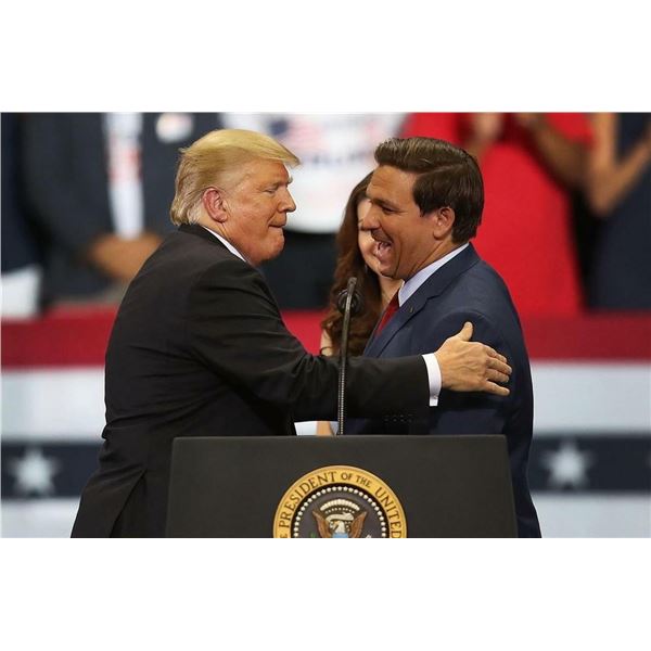 Donald Trump and Ron DeSantis reprint photo