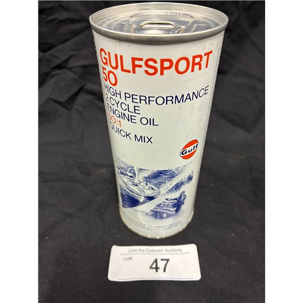 Nice condition NOS 1960s Gulf 2 cycle engine oil, great graphics, full, made in Canada 6" tall