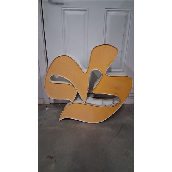 RARE original Hudsons Bay store letter "B" 25"x24"x5"