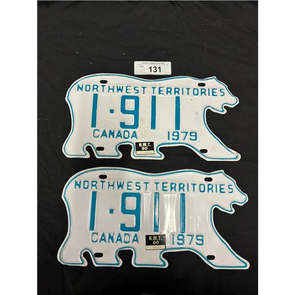 Pair of 1979 NWT polar bear plates