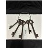 Image 1 : 5 skeleton keys on ring