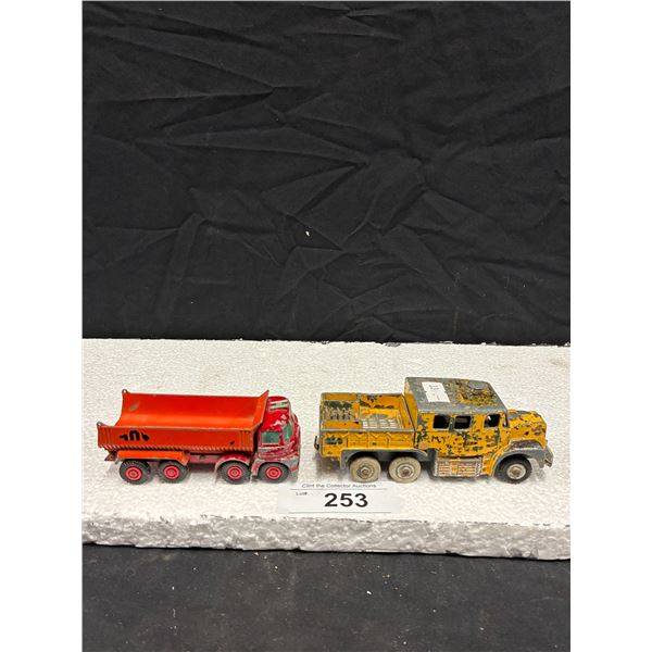 2 vintage die cast vehicles ea 5"
