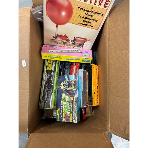 Lot inc vintage train pieces