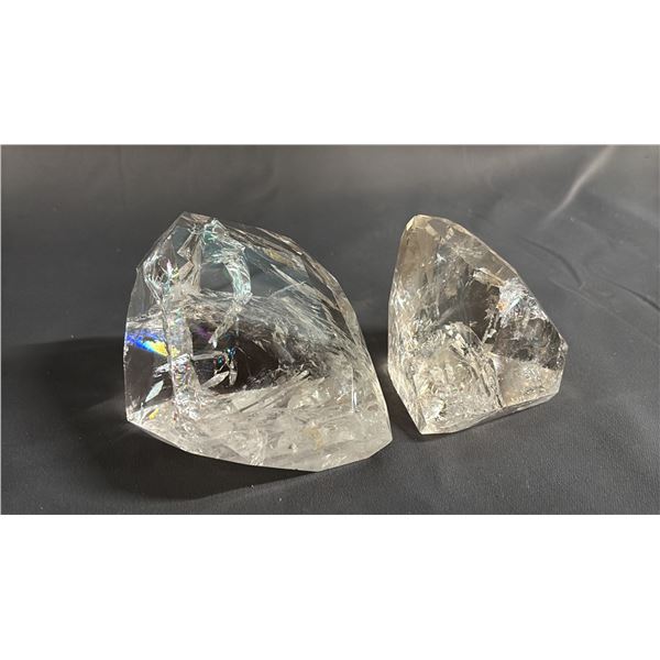 (2) CLEAR QUARTZ CRYSTALS: LARGER IS APPROX. 4"W X 2"T