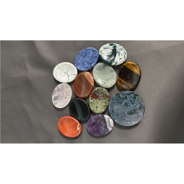 COLLECTION OF ASSORTED POLISHED TIGER'S EYE, AMETHYST CRYSTAL, MOSS AGATE & MORE