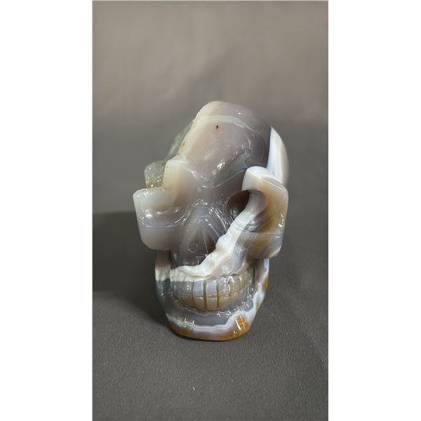 CARVED AGATE GEODE SKULL: APPROX. 3" TALL