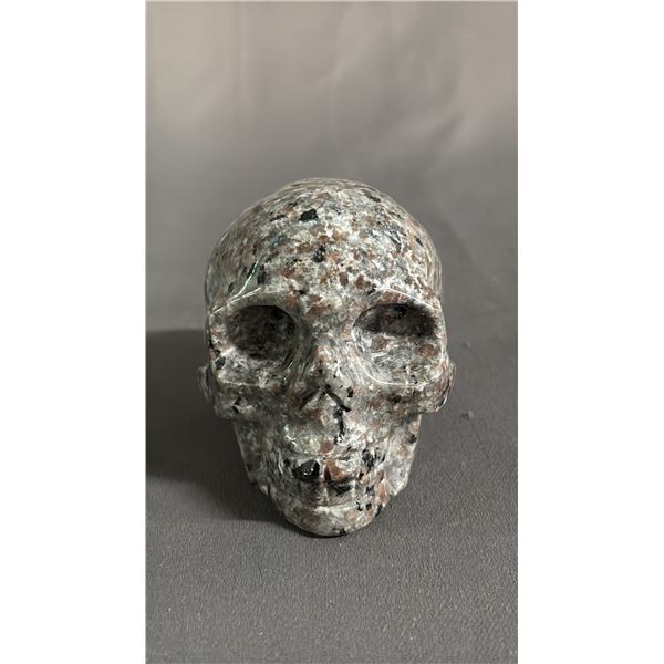 CARVED YOOPERLITE SKULL (GLOWS UNDER UV LIGHT): APPROX. 2" TALL