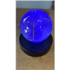 Image 6 : 3" QUARTZ CRYSTAL SPHERE ON BLACK LED ILLUMINATED BASE: SELECTABLE LIGHT COLOURS & MODES