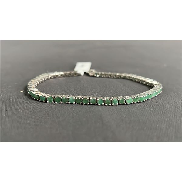 STERLING SILVER NATURAL EMERALD TENNIS BRACELET: APPROX. 4.10 CTW