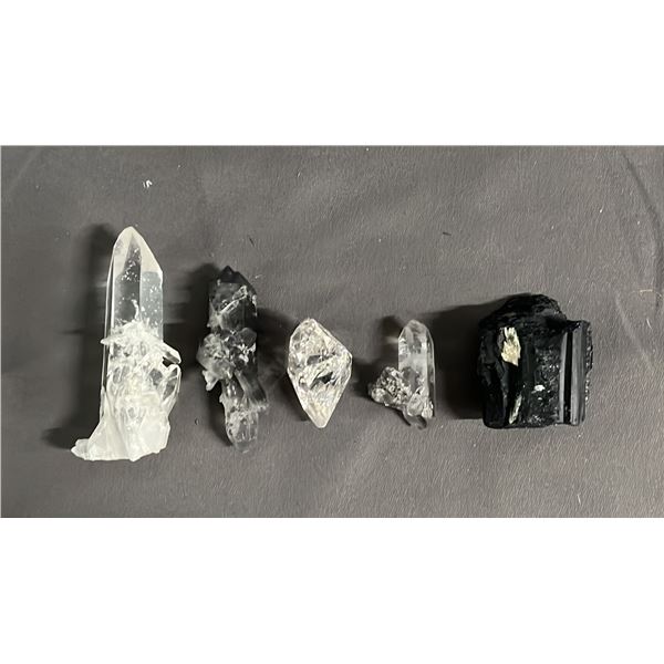 BLACK TOURMALINE SAMPLE & (4) ASSORTED QUARTZ CRYSTALS: LARGEST CRYSTAL IS APPROX. 3"