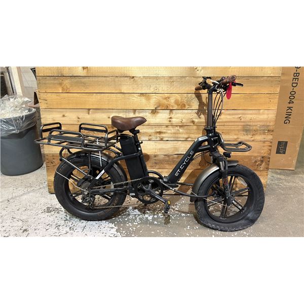 ET CYCLE F1000 8 SPEED FOLDING E-BIKE WITH BATTERY (NO CHARGER, NO KEY, UNKNOWN WORKING CONDITION)