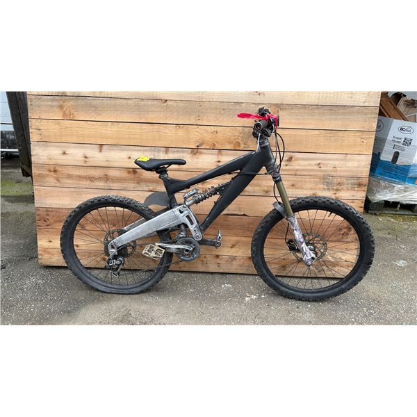 UNKNOWN BRAND 18 SPEED BIKE