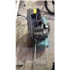 Image 2 : SPEEDAIRE CAST IRON SERIES PORTABLE AIR COMPRESSOR