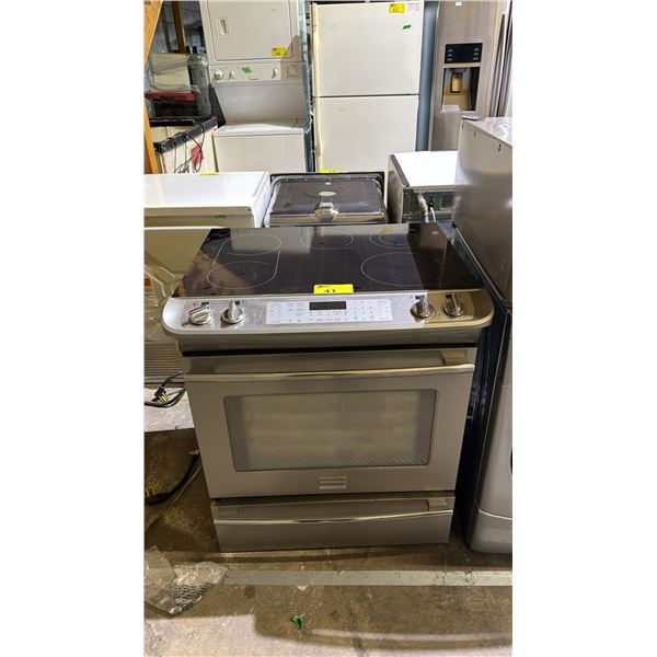 FRIGIDAIRE PROFESSIONAL SERIES STAINLESS STEEL ELECTRIC RANGE WITH CONVECTION OVEN