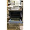 Image 3 : FRIGIDAIRE PROFESSIONAL SERIES STAINLESS STEEL ELECTRIC RANGE WITH CONVECTION OVEN