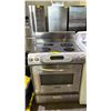 Image 1 : KITCHENAID STAINLESS STEEL ELECTRIC RANGE WITH CONVECTION OVEN