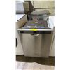 Image 1 : WHIRLPOOL BUILT IN DISHWASHER