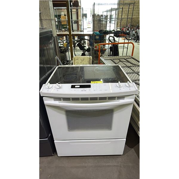 KITCHENAID WHITE ELECTRIC RANGE WITH ELECTRIC OVEN