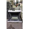 Image 5 : KITCHENAID WHITE ELECTRIC RANGE WITH ELECTRIC OVEN