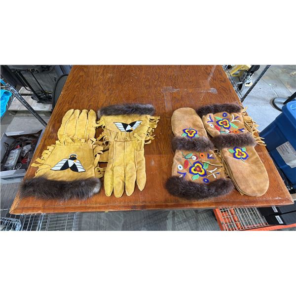 (2) PAIR OF VINTAGE HANDMADE GAUNTLET MITTENS