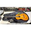Image 1 : FENDER CLASSIC GUITAR WITH A CASE MODEL- FC100