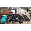 Image 1 : SHELF OF ASSORTED CLOTHING