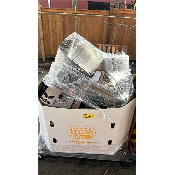 PALLET OF ASSORTED HOUSEHOLD GOODS: TOASTERS, TRASH CAN, HEATER, PEDESTAL FAN & MORE