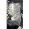 Image 3 : PALLET OF ASSORTED HOUSEHOLD GOODS: TOASTERS, TRASH CAN, HEATER, PEDESTAL FAN & MORE