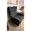 Image 2 : BLACK BUTTON TUFTED BACK ARM CHAIR