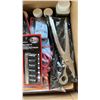 Image 4 : LEATHER CRAFTING KIT WITH TOOLS & LEATHER MATERIAL IN BOX