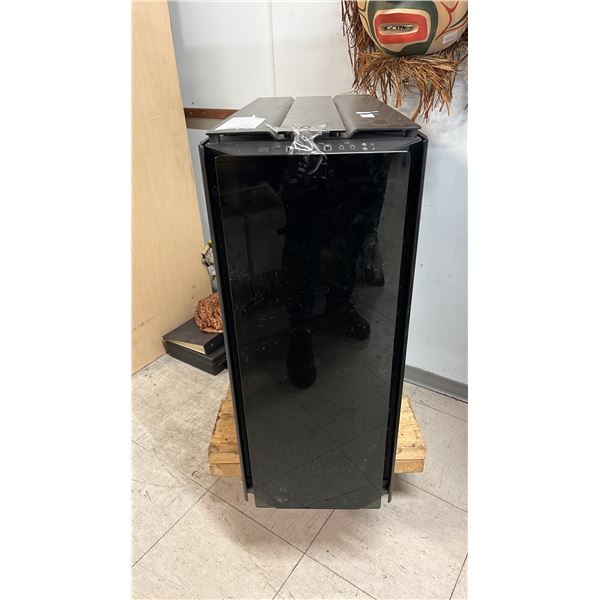 LARGE CUSTOM COMPUTER CHASSIS/TOWER: EXTRA COOLING, EXTRA PORTS, EXTRA ACCESSORIES