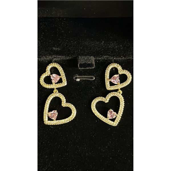 *NEW* 14K GOLD PLATED HEART CUT PINK SIMULATED DIAMOND (CZ) HEART DANGLE EARRINGS (1 CTW EACH)