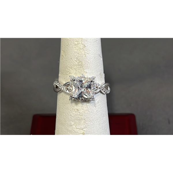 *NEW* STERLING SILVER 1 CT SIMULATED DIAMOND (CZ) TWIST RING: SIZE 7