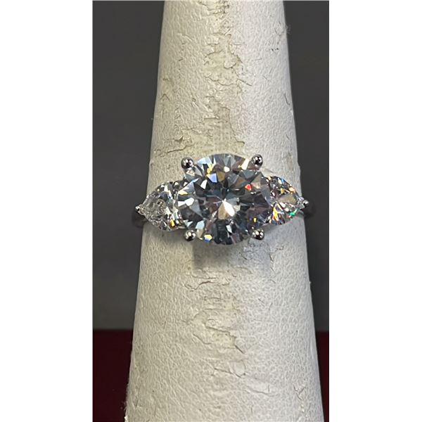 *NEW* STERLING SILVER 3 CT SIMULATED DIAMOND (CZ) TRINITY RING WITH HEART SIDE STONES: SIZE 7