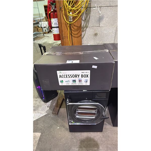 HARVEST RIGHT FREEZE DRYER WITH ACCESSORY BOX UNKNOWN WORKING CONDITION, MAY BE MISSING PARTS &
