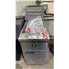 Image 2 : FORNO COMMERCIAL STAINLESS STEEL DUAL BASKET DEEP FRYER