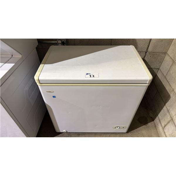 DANBY DESIGNER CHEST FREEZER 33"W