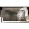 Image 3 : DANBY DESIGNER CHEST FREEZER 33"W