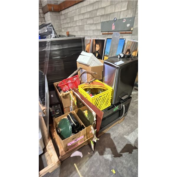 PALLET OF ASSORTED HOUSEHOLD GOODS: GARBAGE CAN, COMPUTERS (NO HARD DRIVES) MICROWAVE & MORE